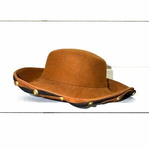 Vintage Oscar De La Renta Millinery 100% Wool Felt Equestrian Hat in Camel